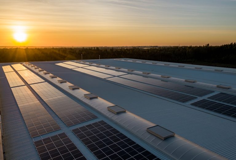 Contrat Photovoltaïque : 32 Points à Vérifier Avant de Signer